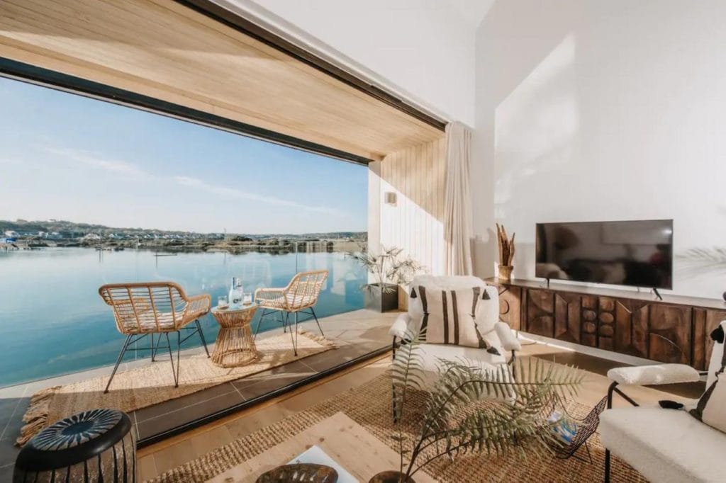 Contemporary holiday home overlooking the Hayle Estuary in Cornwall.