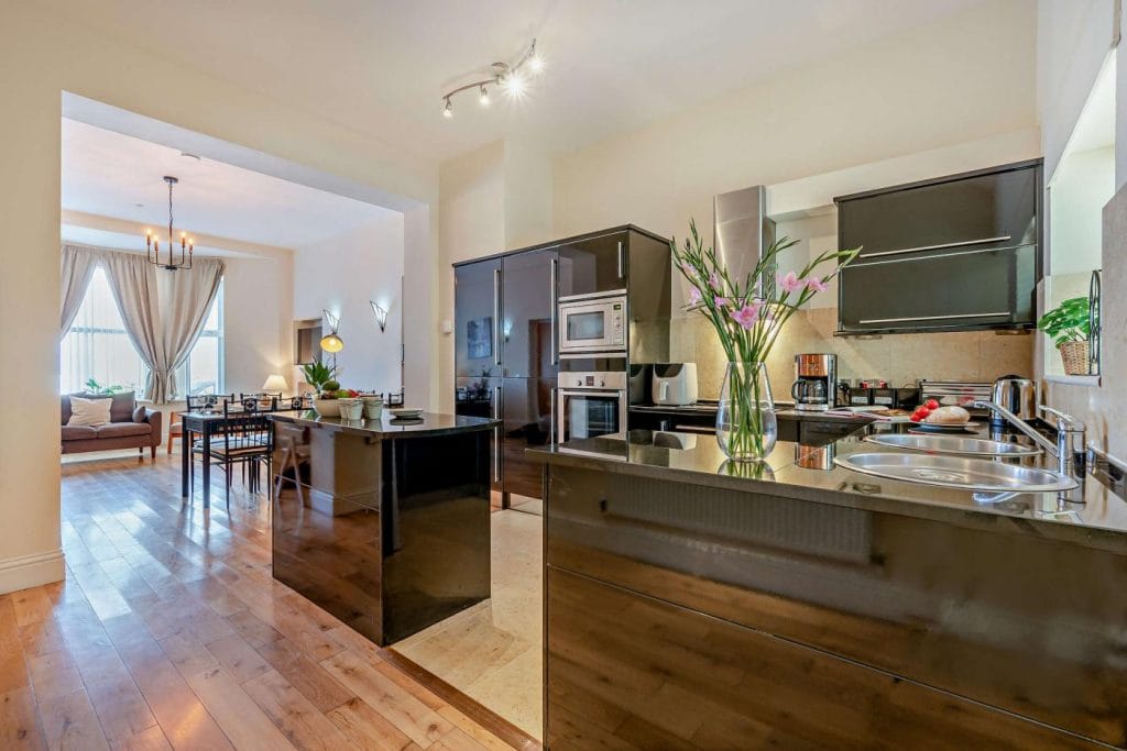 Spacious seafront apartment in Newquay that sleeps 8 with sea views.