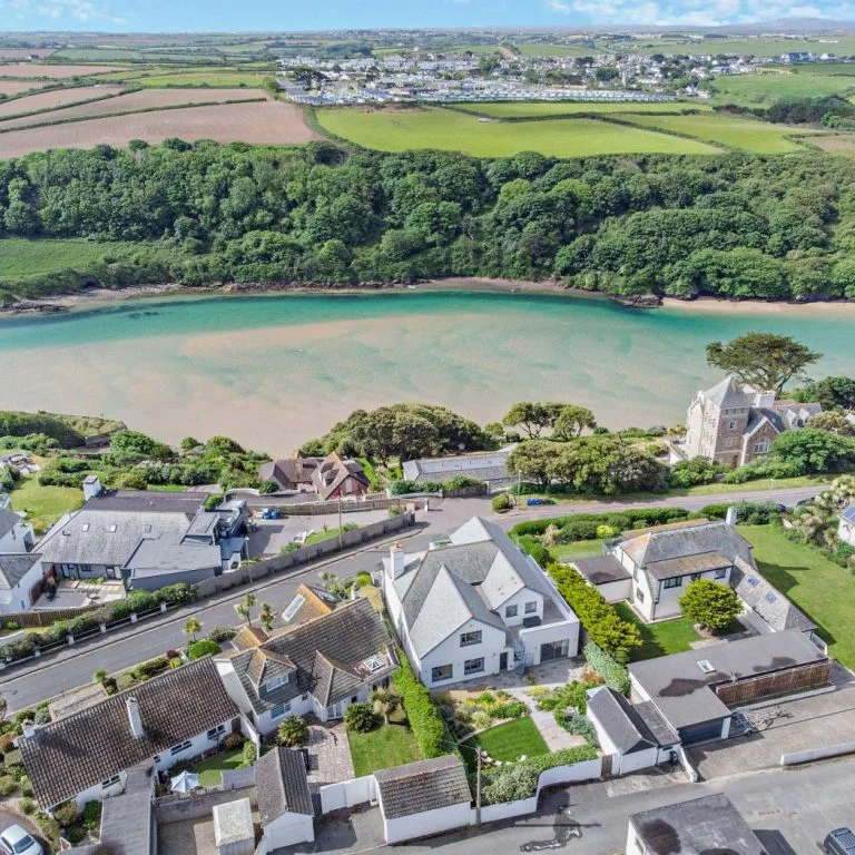 Large group holiday home in Newquay by the sea.