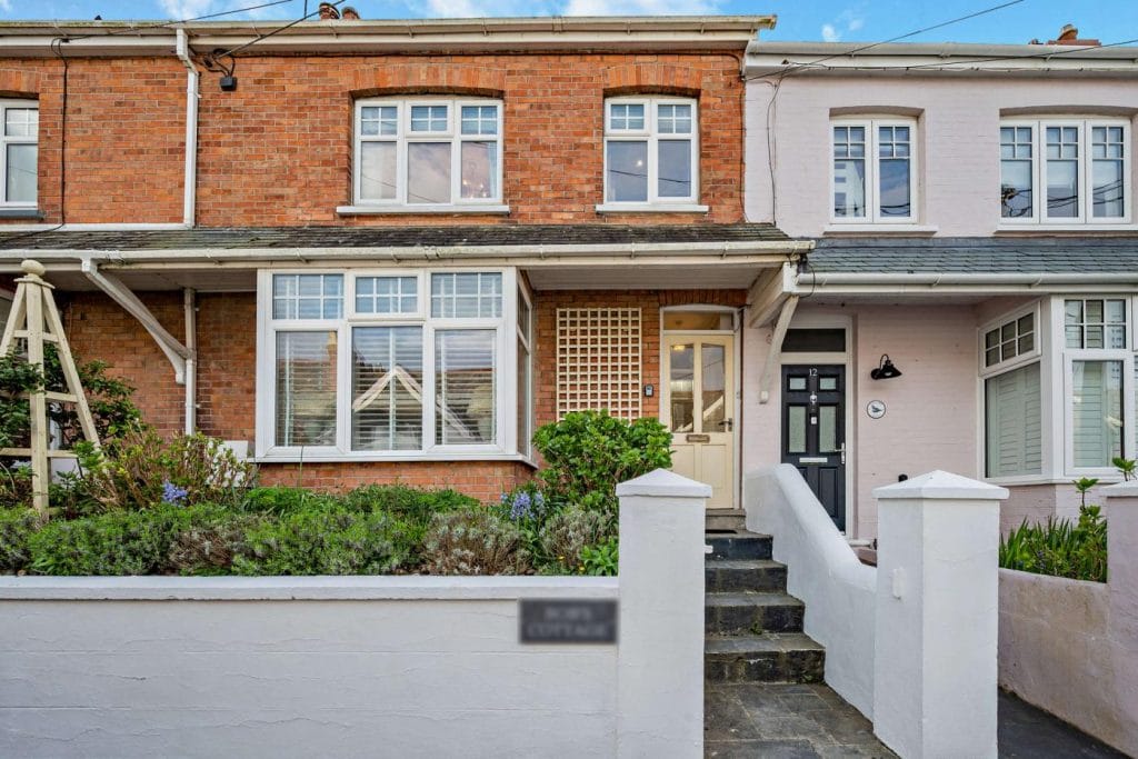 Padstow three bedroom terraced cottage close to shops, cafes and restaurants.