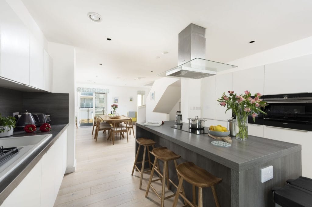 Beach holiday home near Tolcarne Beach in Newquay ideal for groups.