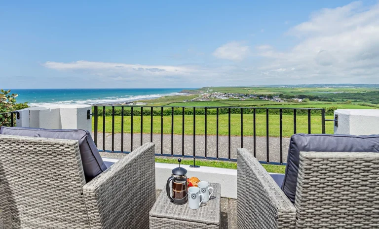 Cornwall holiday home in Widemouth Bay with sea views.