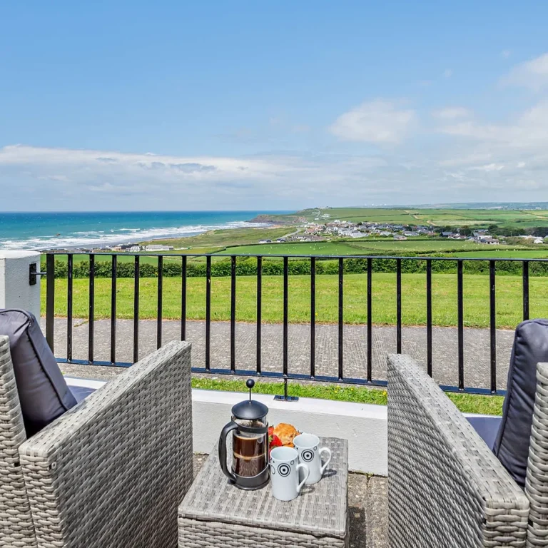 Cornwall holiday home in Widemouth Bay with sea views.