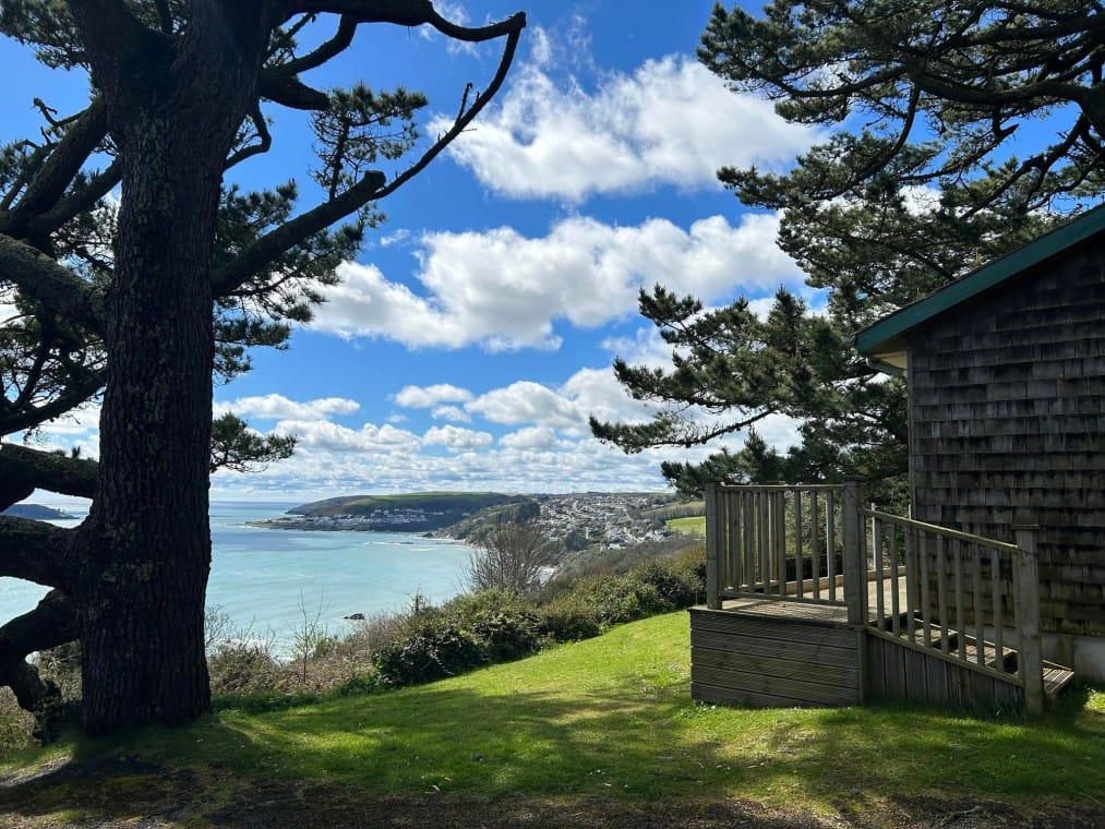 Pet friendly two bedroom bungalow in Looe with sea views.