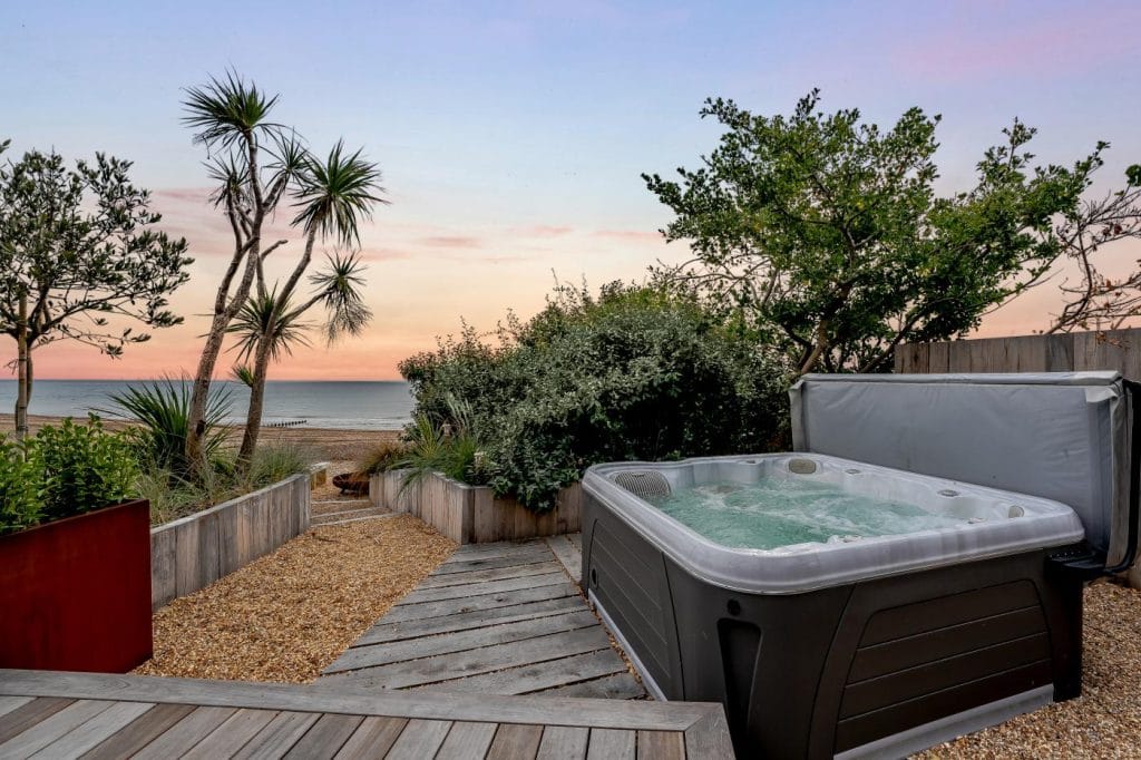 Bexhill-on-Sea beachfront house with private hot tub