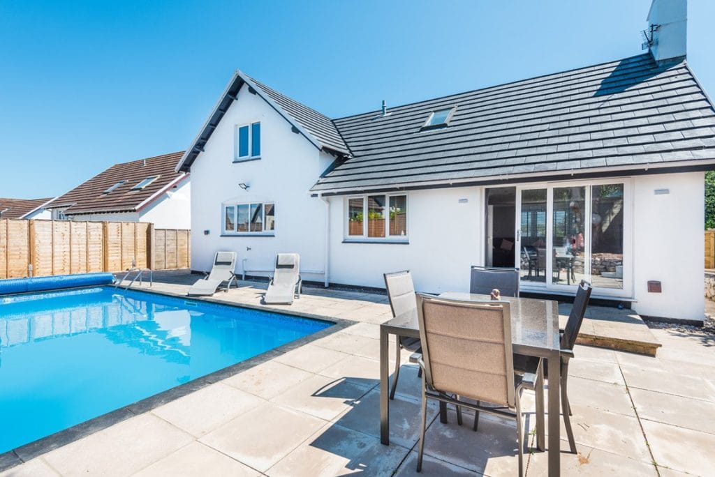 Dartmouth coastal cottage with swimming pool