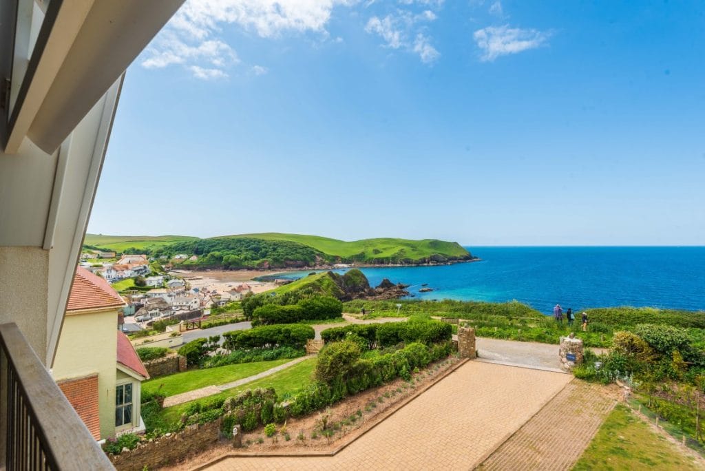 Hope Cove cottage with distant sea views