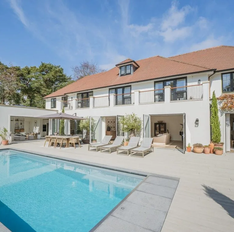 Coastal holiday cottage with swimming pool uk