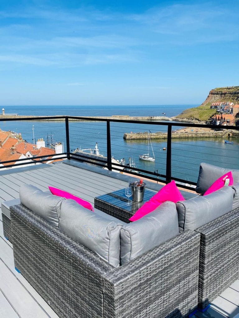 Contemporary two bed holiday home in Whitby with sea views