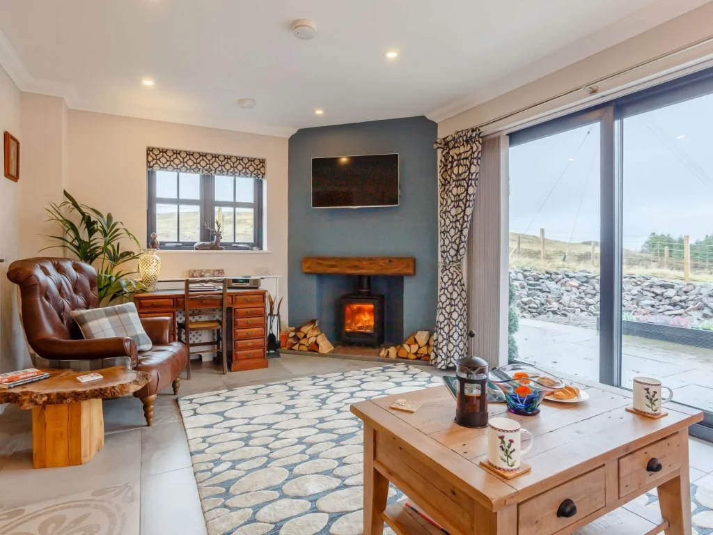 Cosy Scottish cottage with wood burner and EV charger