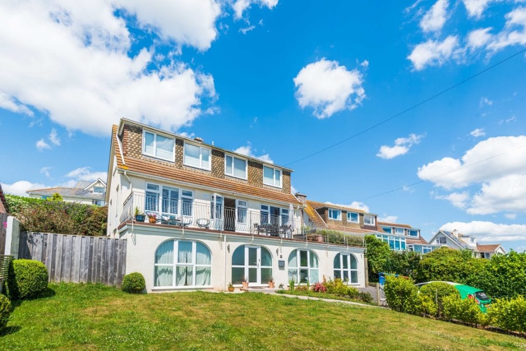 Thurlestone holiday home with games room and mains charger