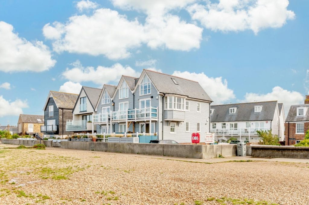 Weatherboard holiday home on the beach in Kent