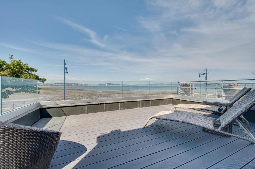 South Wales seafront holiday home with beach access