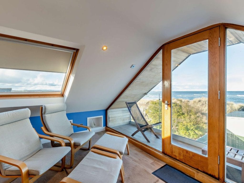 Seafront holiday cottage in Northumberland for large groups