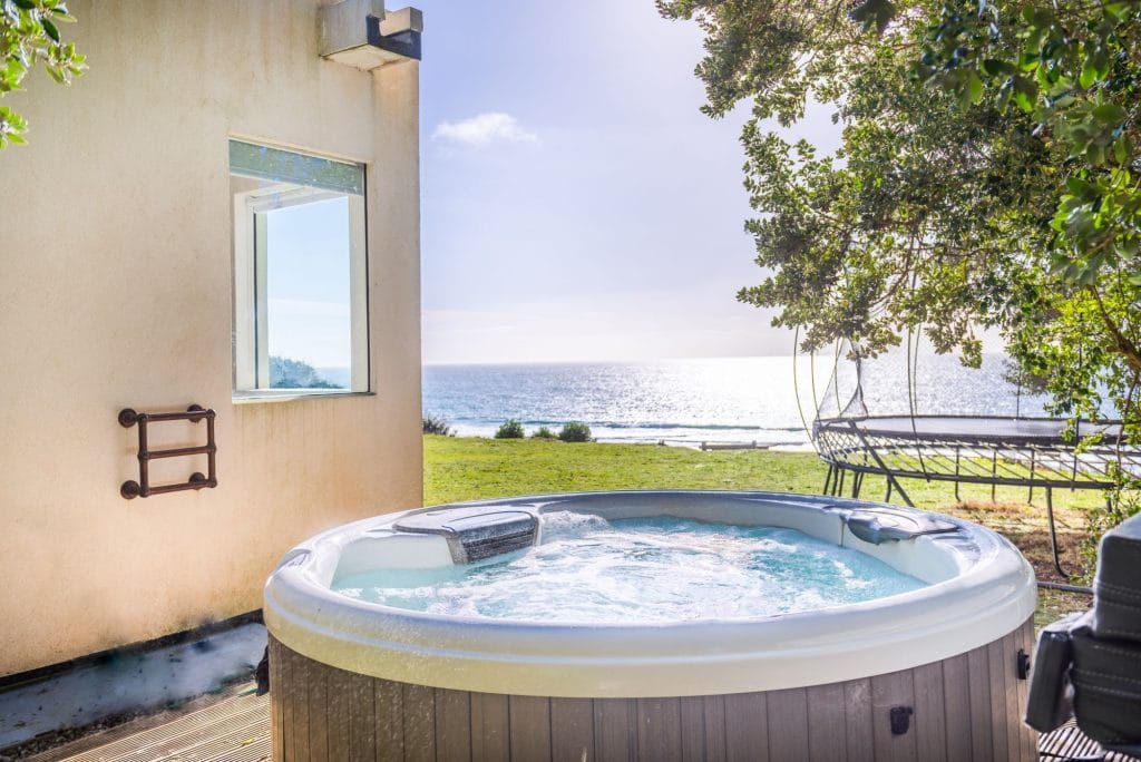 Praa Sands holiday home in Cornwall with sea view hot tub