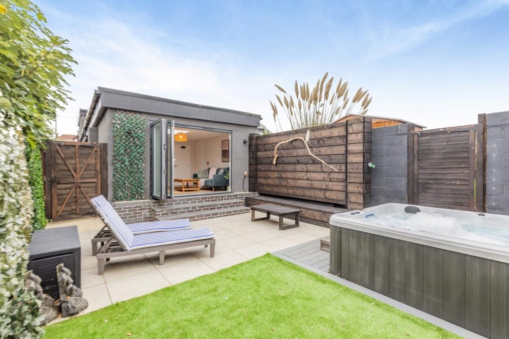 Isle of Wight hot tub cottage near the seaside