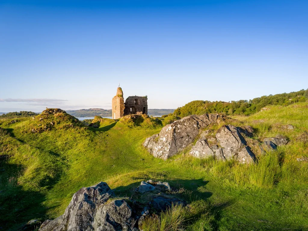 Tarbert ruin by the coast in Argyll, Scotland