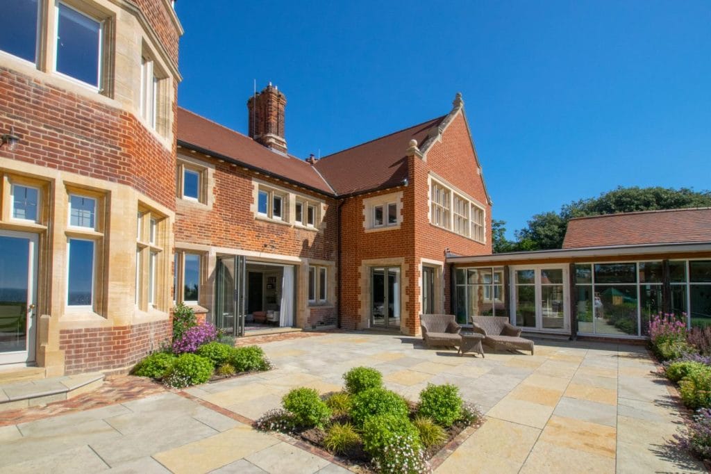 Large group holiday home that sleeps 16, ideal for celebrations