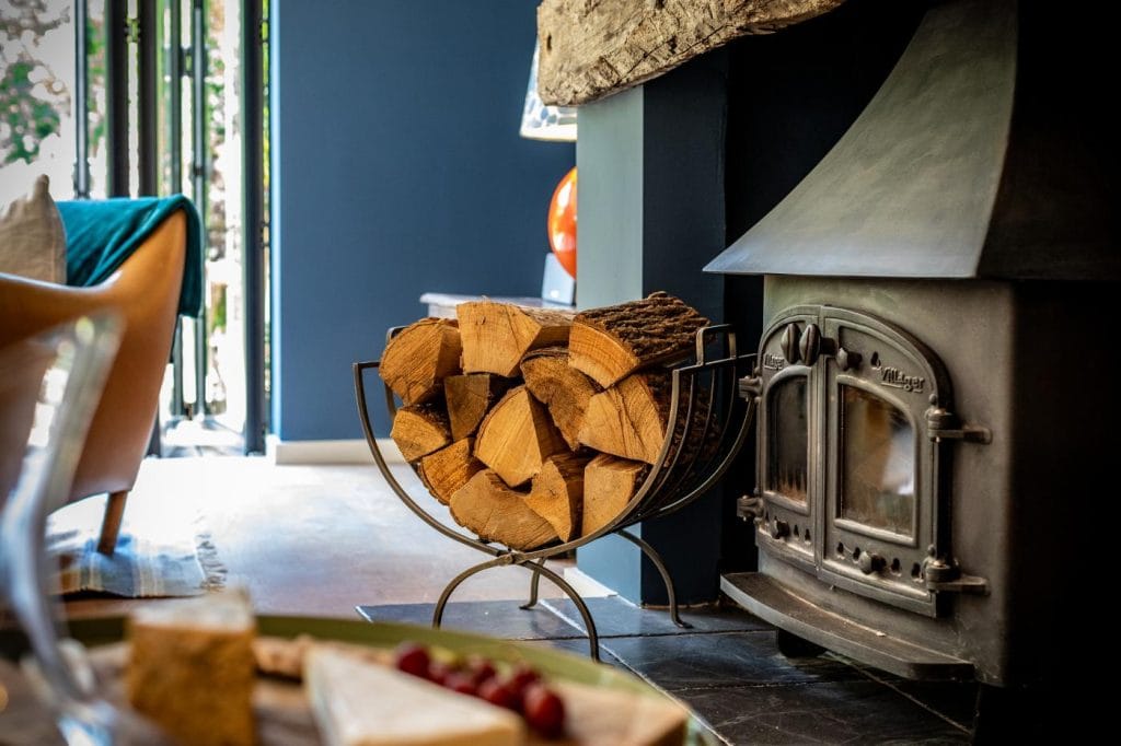 Cornwall cottage with wood burner and sea views