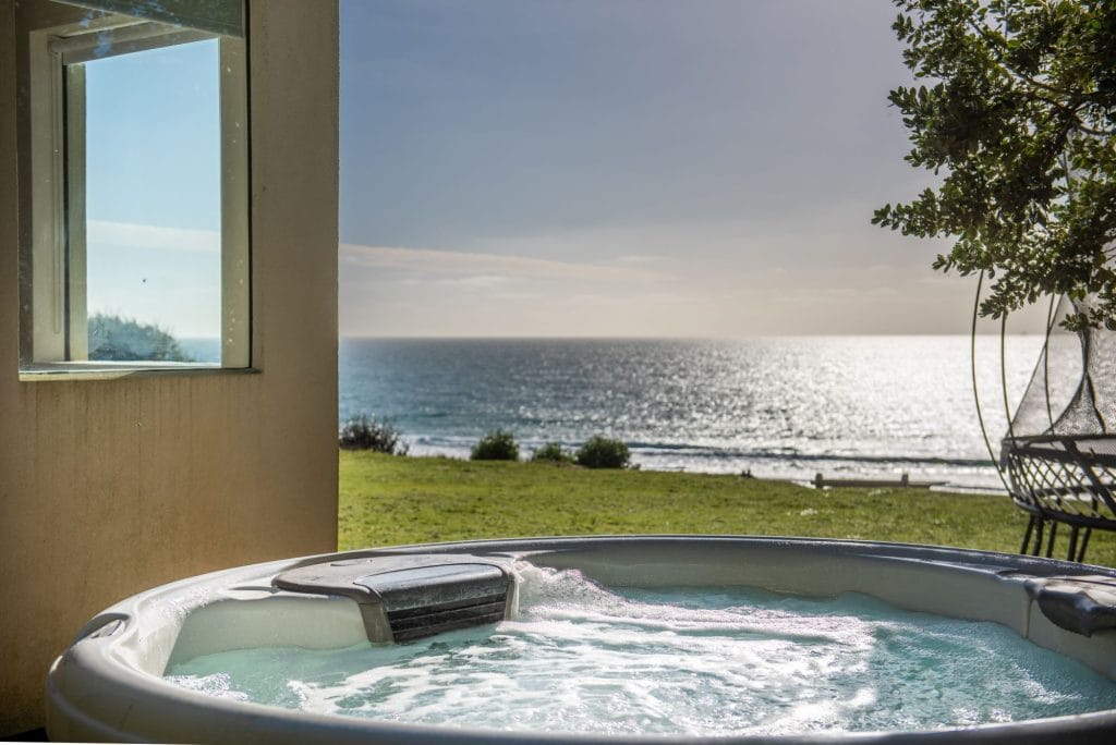 Bubbling hot tub in Praa Sands with far reaching sea views