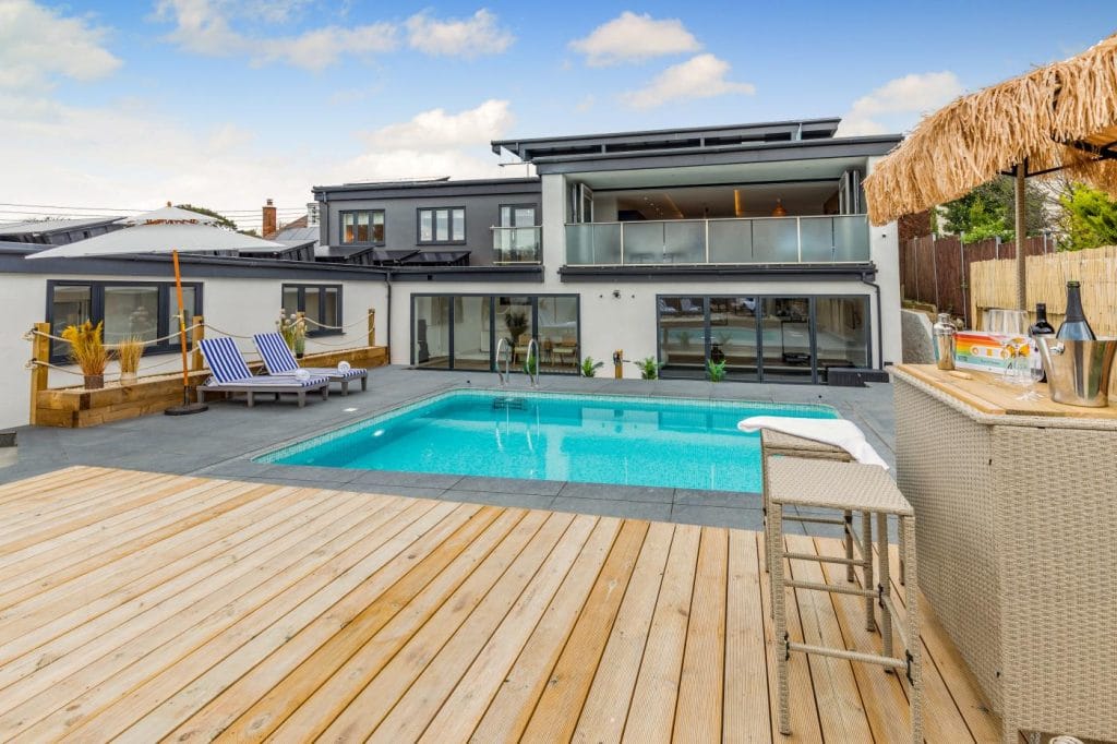 Isle of Wight beach house with private pool