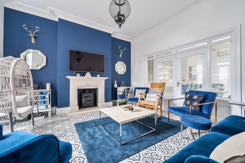 Large Newquay cottage with wood-burning-stove