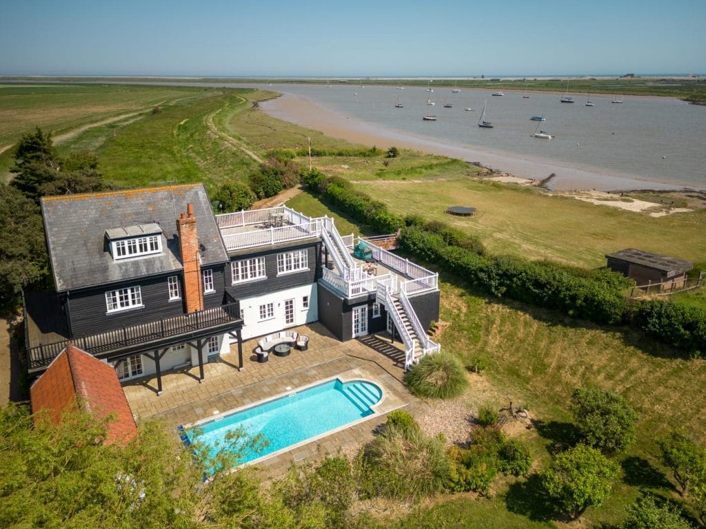 Large Suffolk beach house with swimming pool