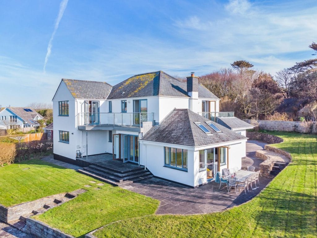 North Cornwall beach house with pets welcome