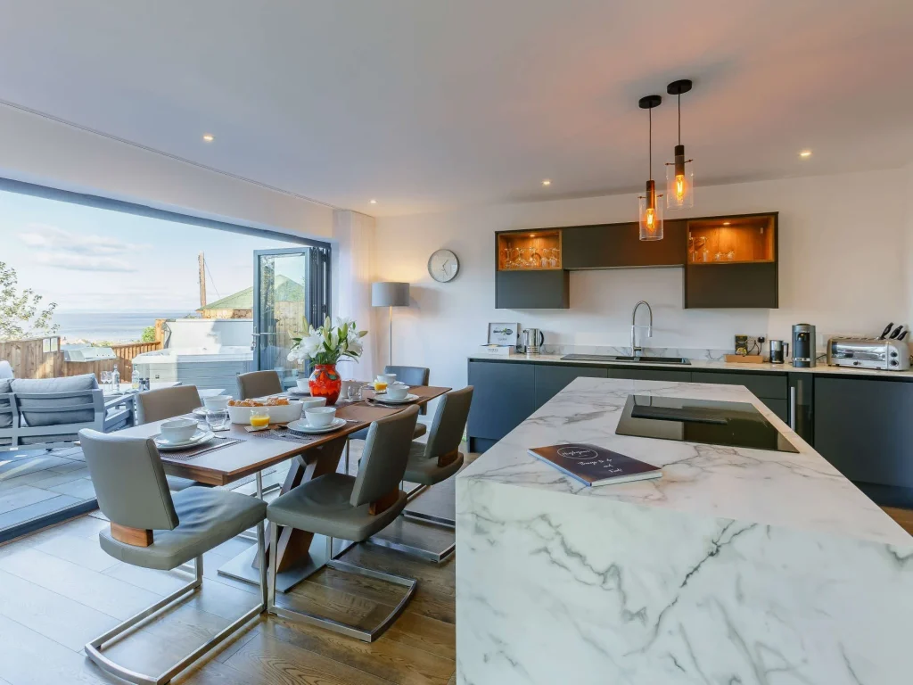 Watchet cottage with a view of the sea from the kitchen