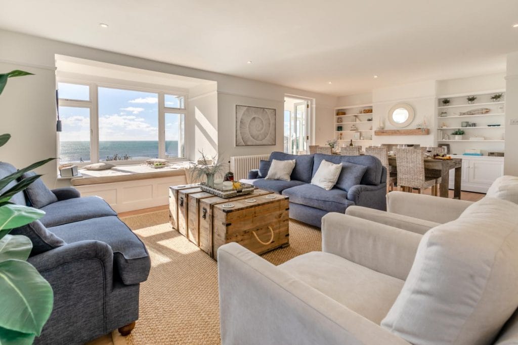 Chic beach house in Cornwall with amazing sea views