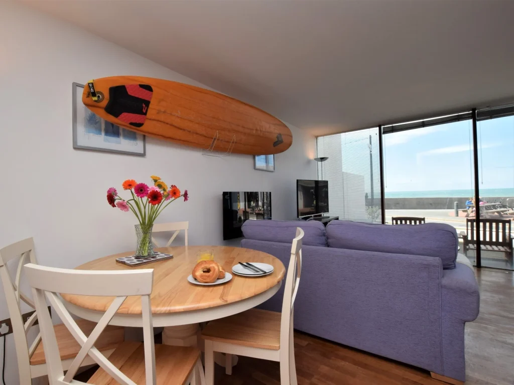 Couples apartment in Westward Ho, Devon with sea views