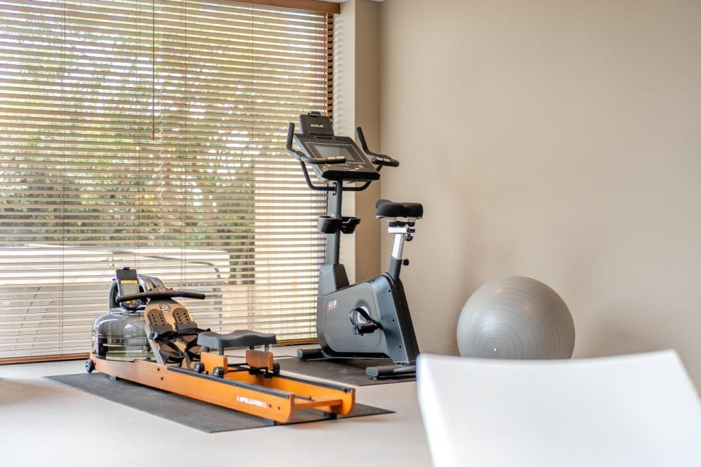Beachfront holiday home in East Sussex with indoor gym